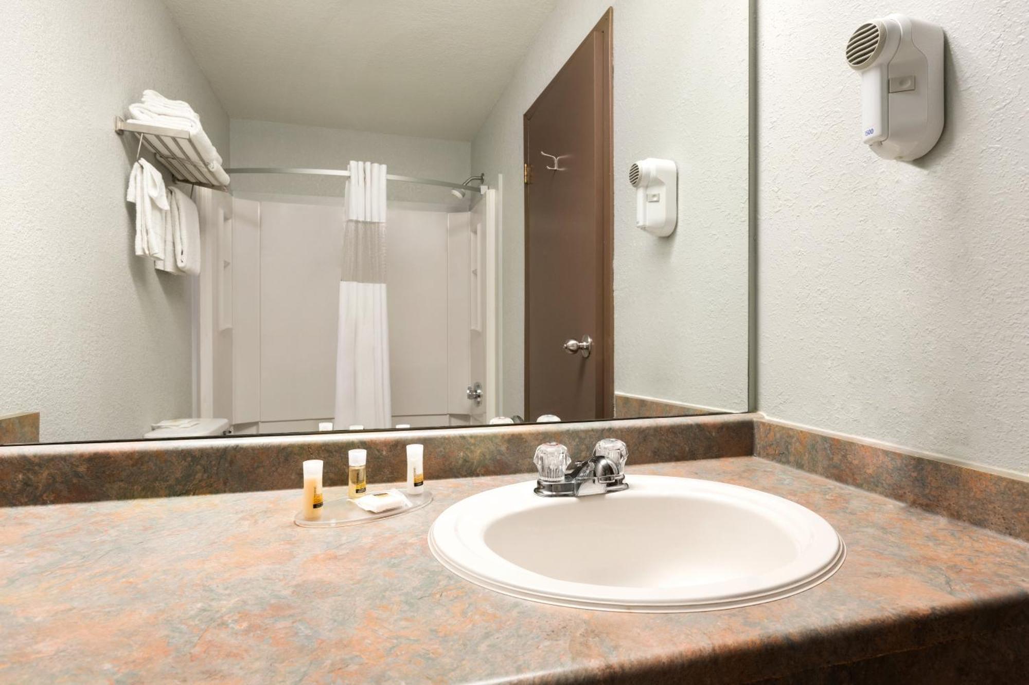 High Prairie Inn מראה חיצוני תמונה